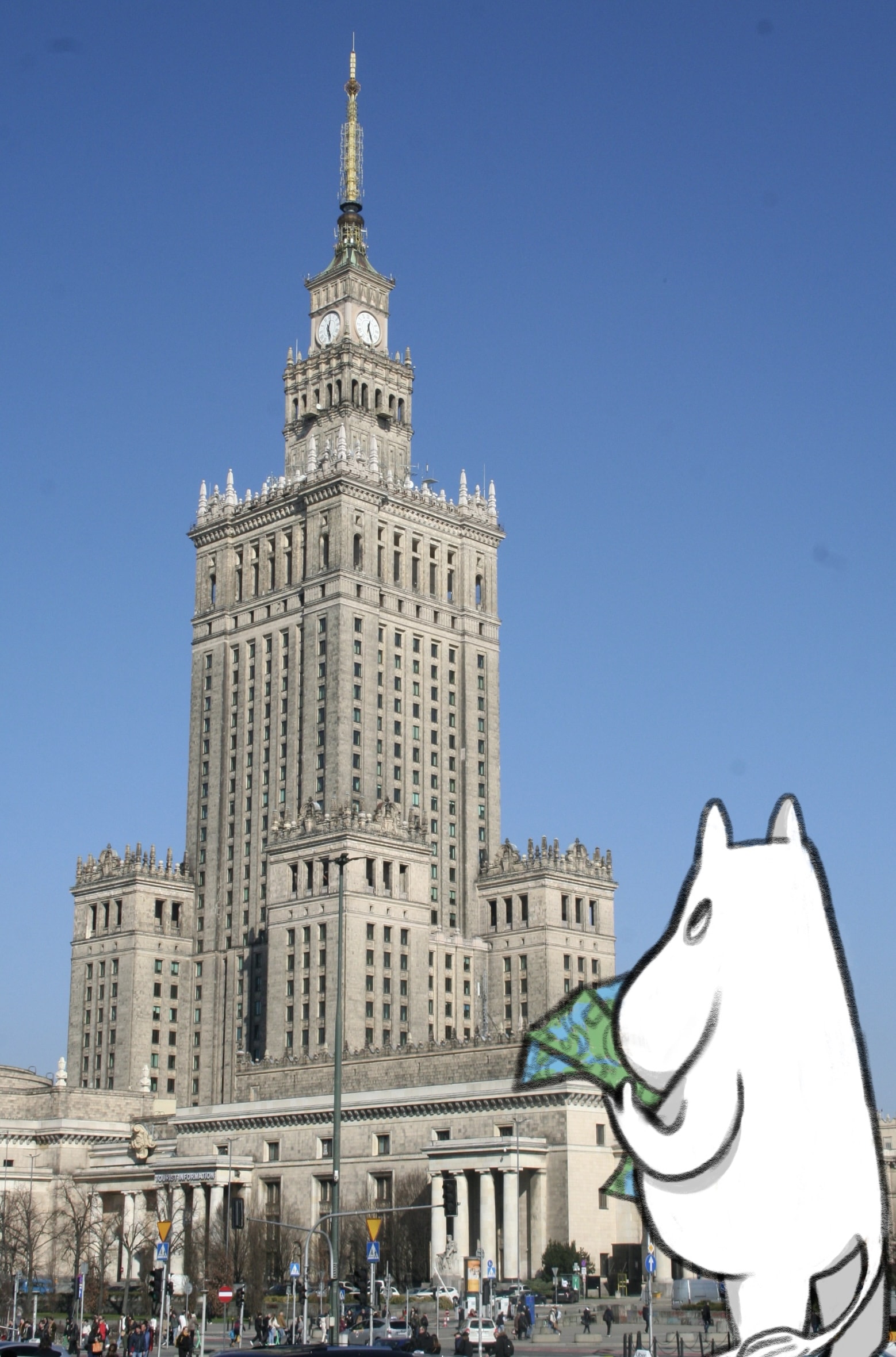 Muminek na tle Pałacu Kultury i
Nauki